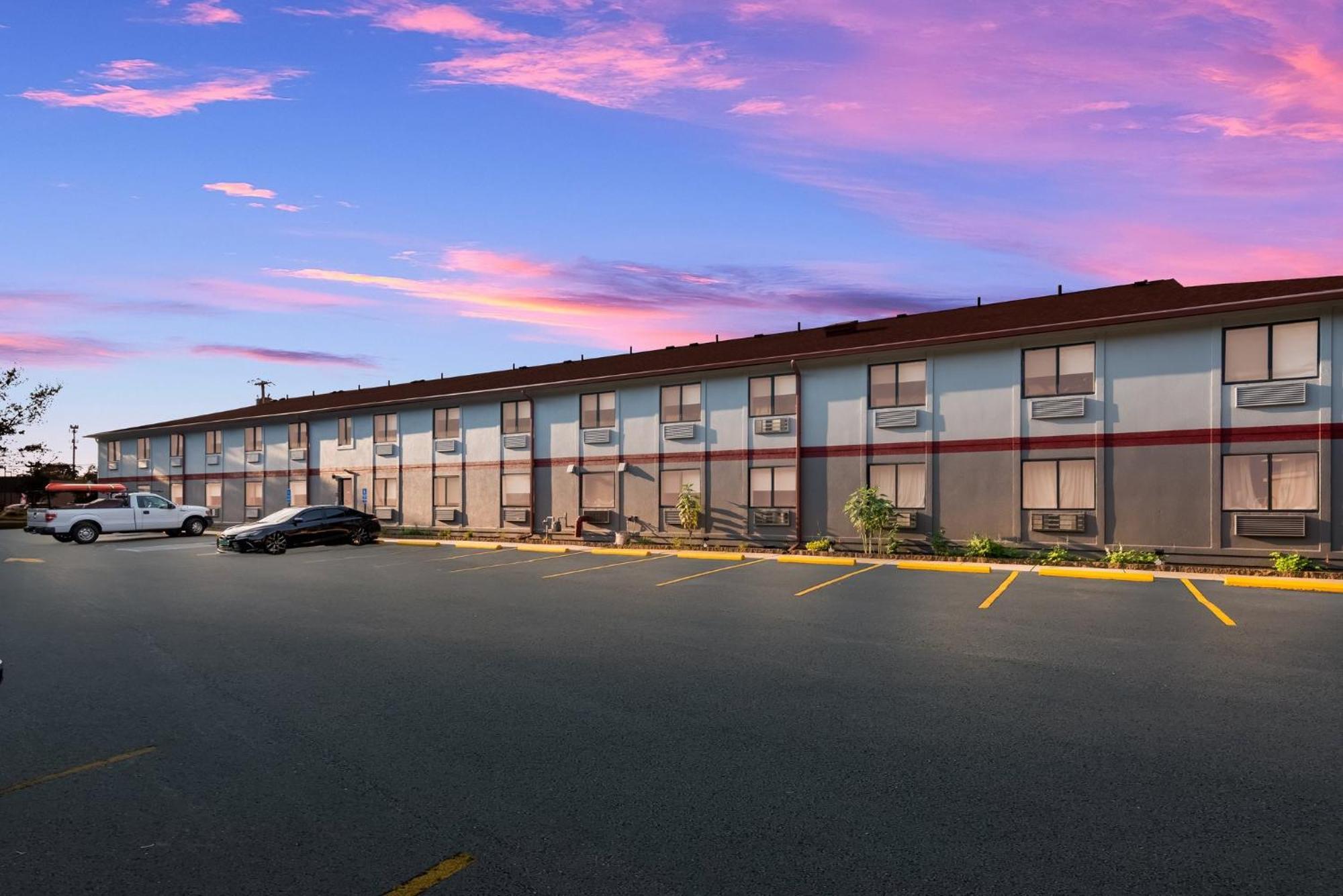 Red Roof Inn & Suites Vineland - Buena Exterior foto